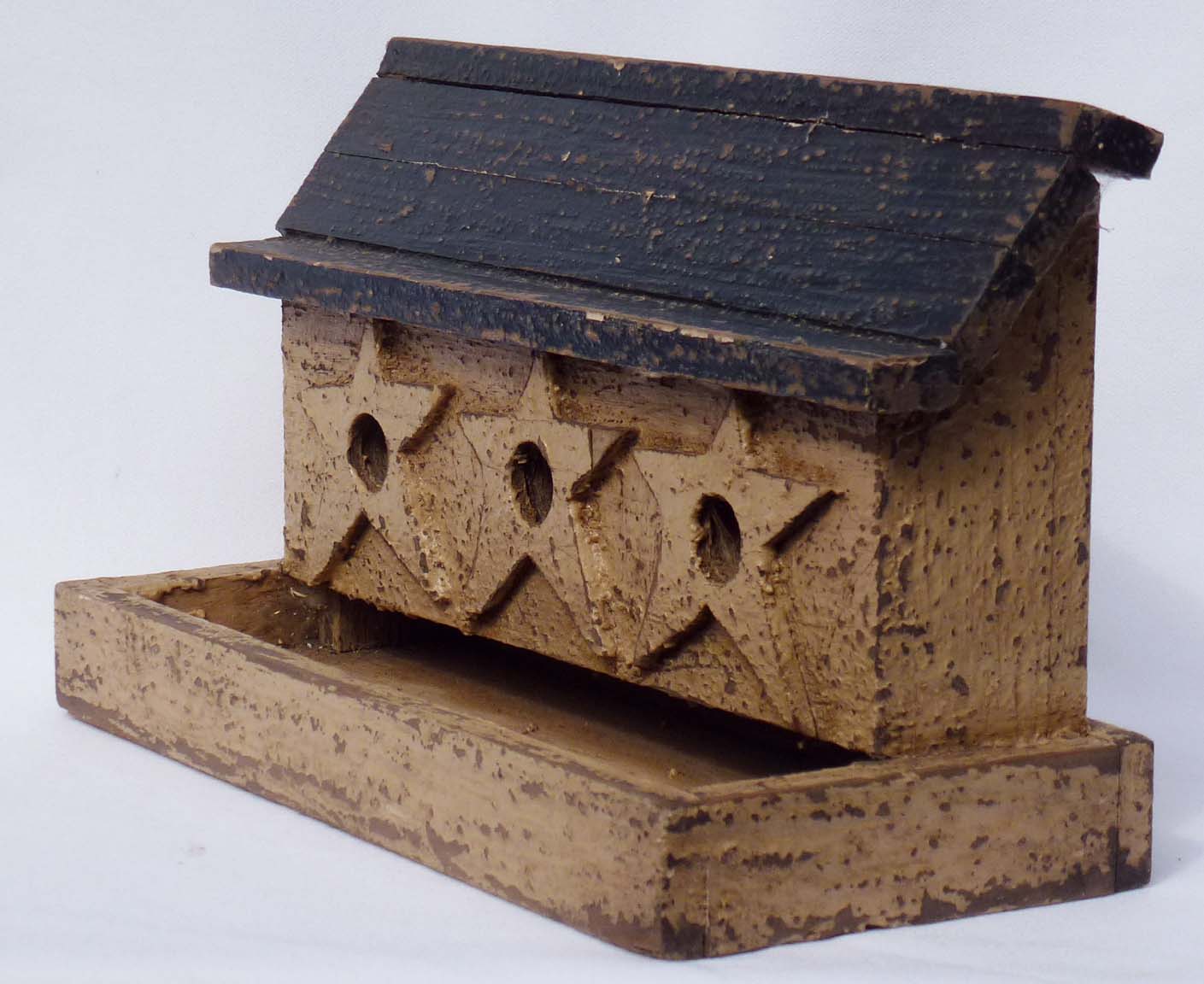 Folky bird feeder
