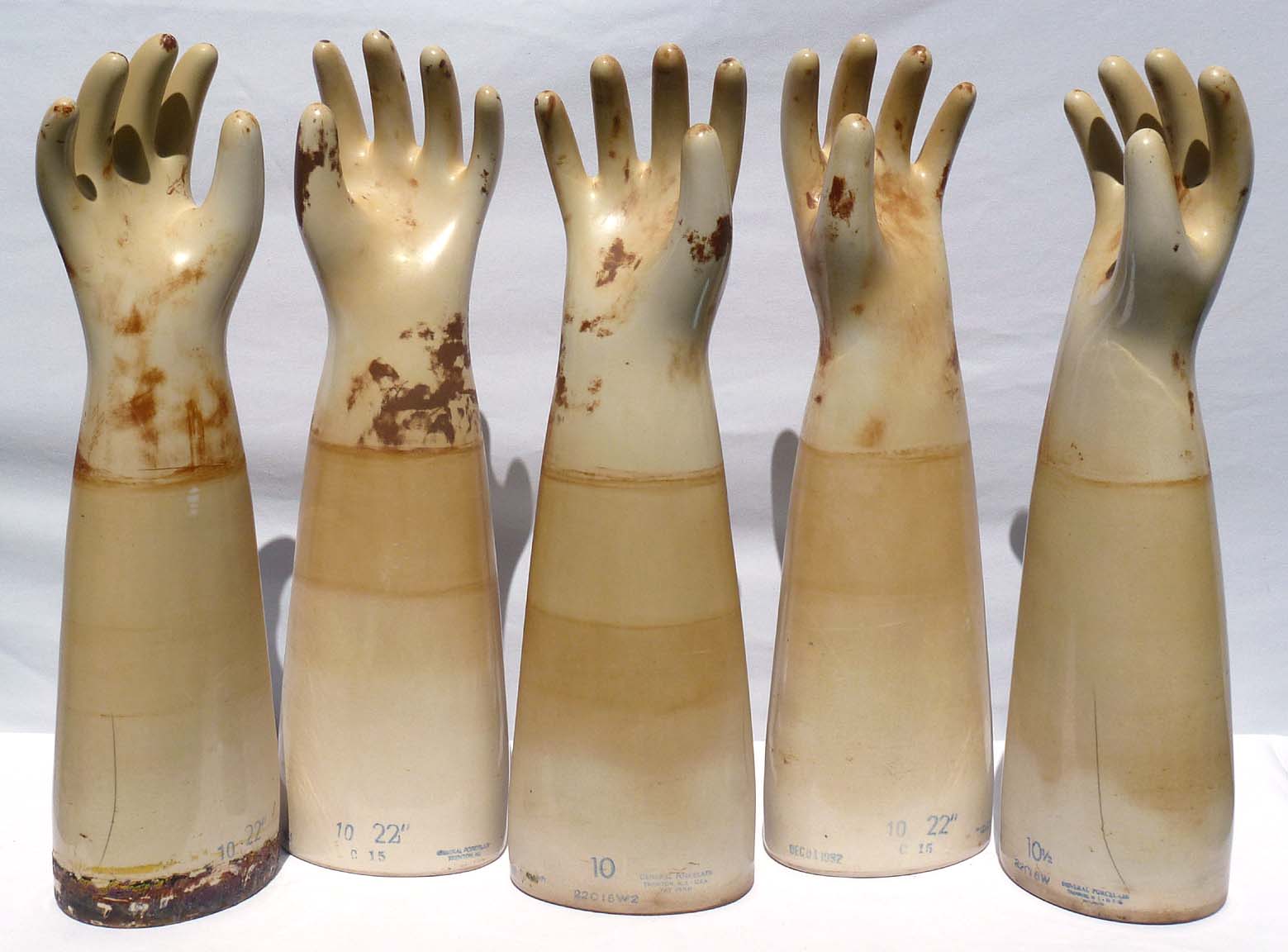 Ceramic glove molds