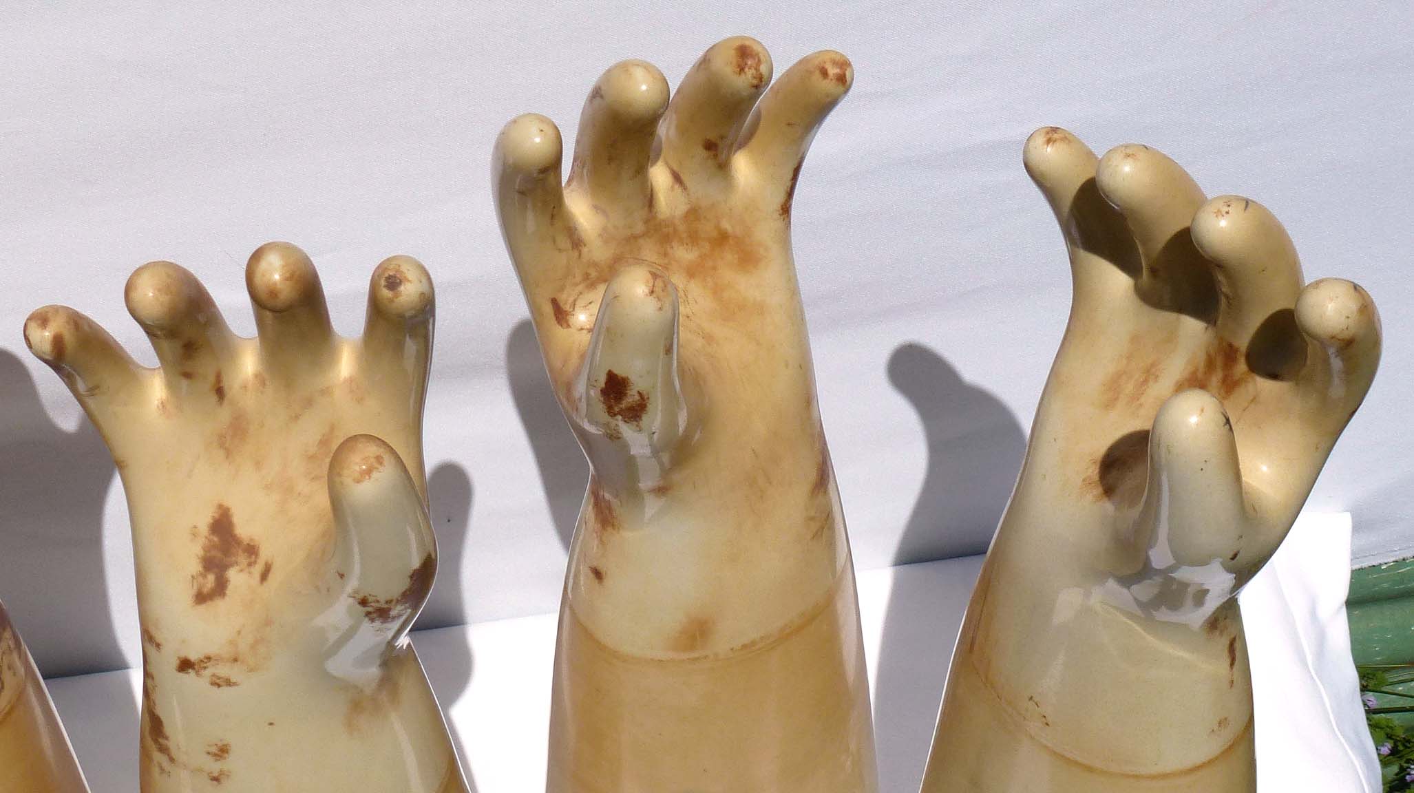 Ceramic glove molds