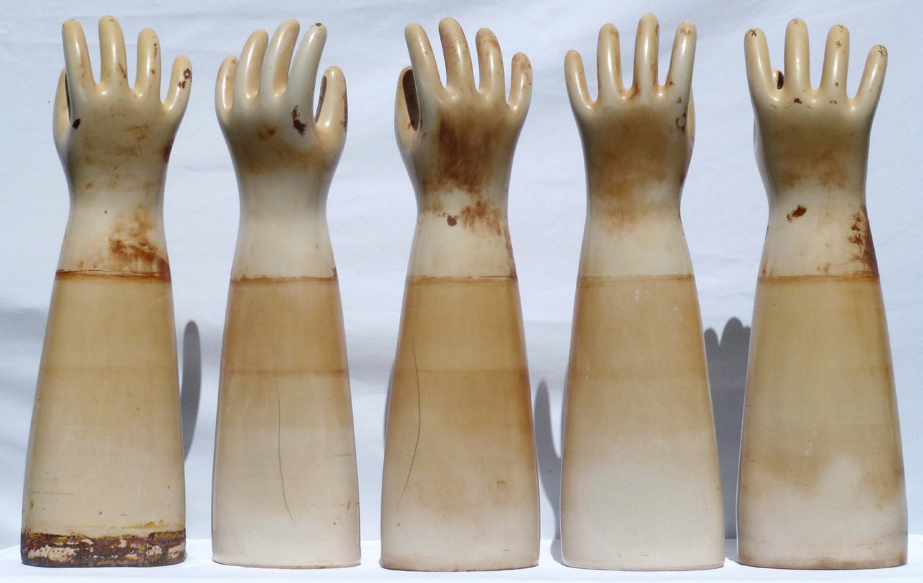 Ceramic glove molds