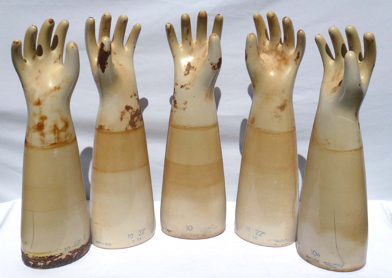 Ceramic glove molds