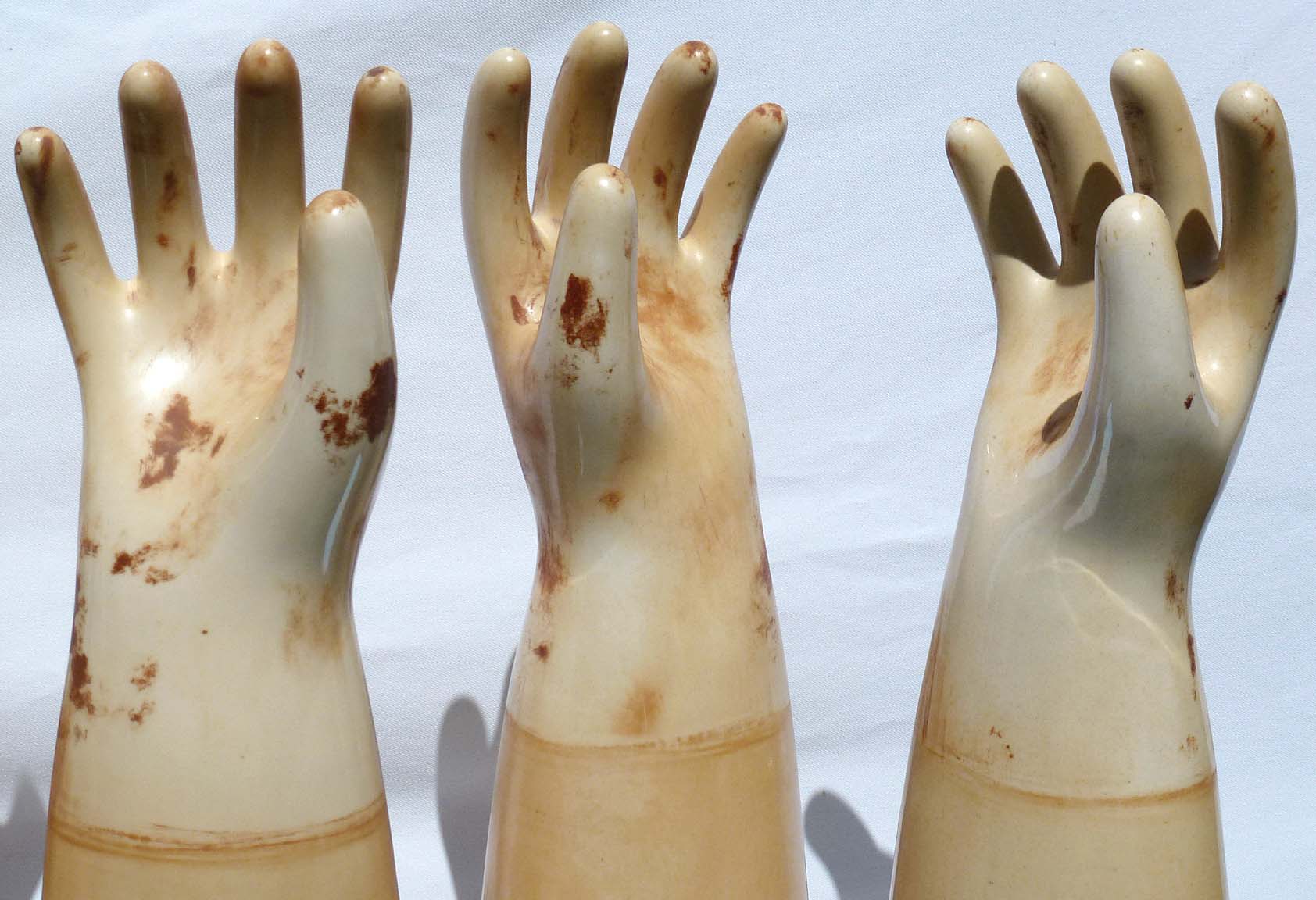 Ceramic glove molds
