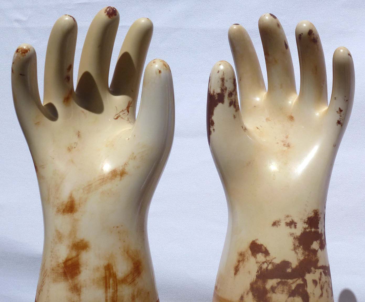 Ceramic glove molds