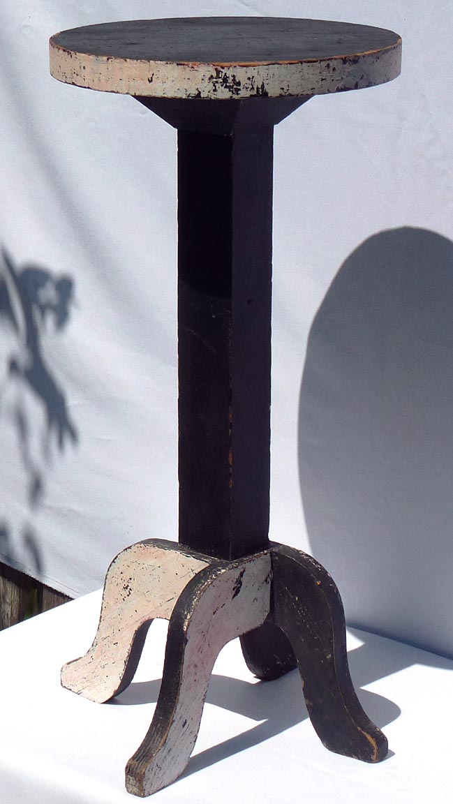 Two-Toned Pedestal Stand