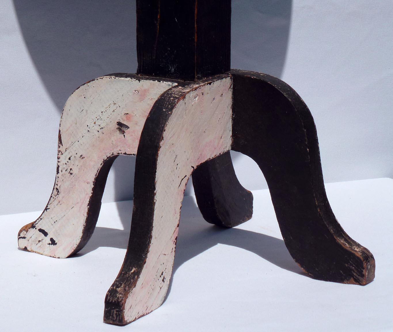 Two-Toned Pedestal Stand