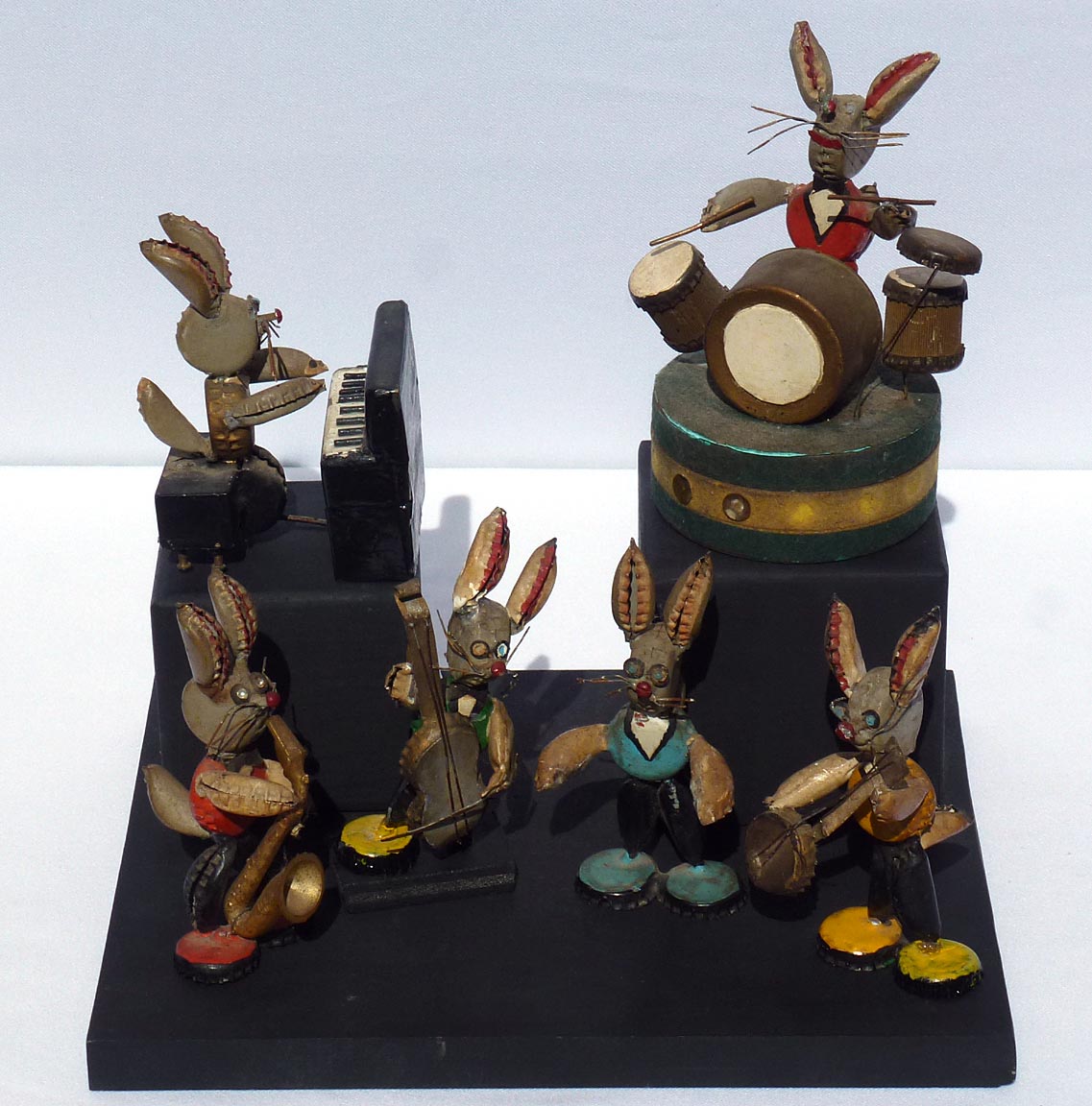 Bottle cap rabbits jazz band