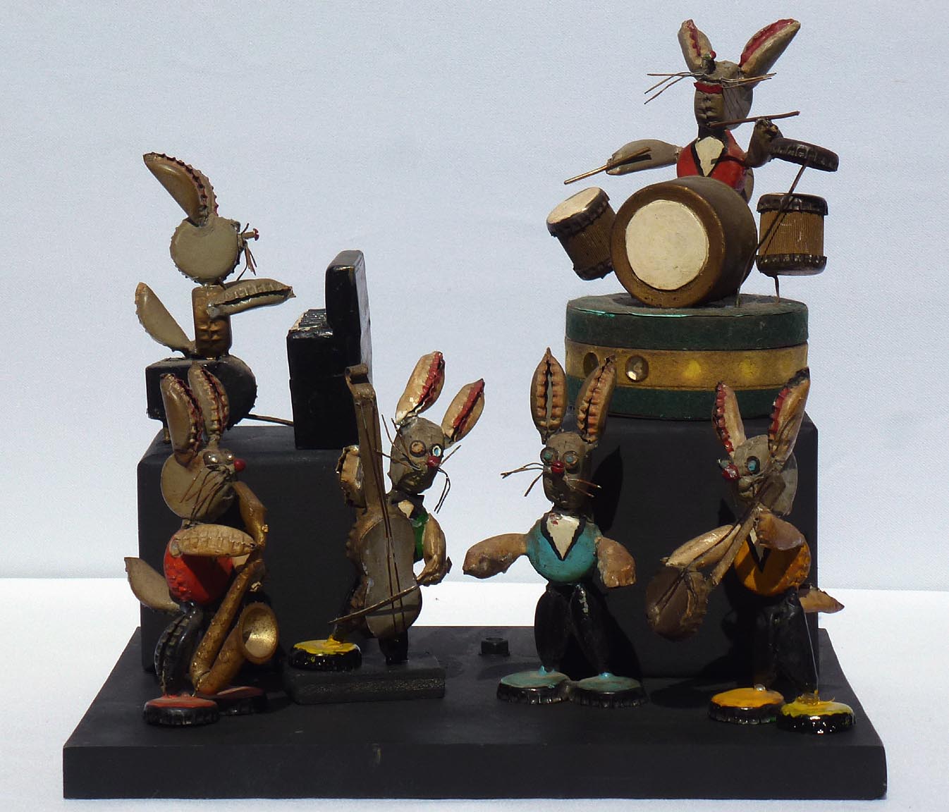 Bottle cap rabbits jazz band